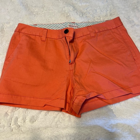 Salmon colored shorts - Picture 1 of 3